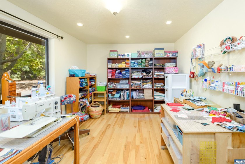 This property is perfect for those with hobbies - from - photo 32