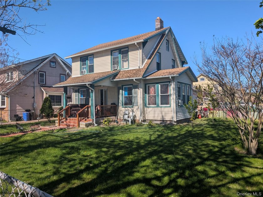 Welcome to this well maintained 5-bedroom, 2-bathroom home in - photo 33