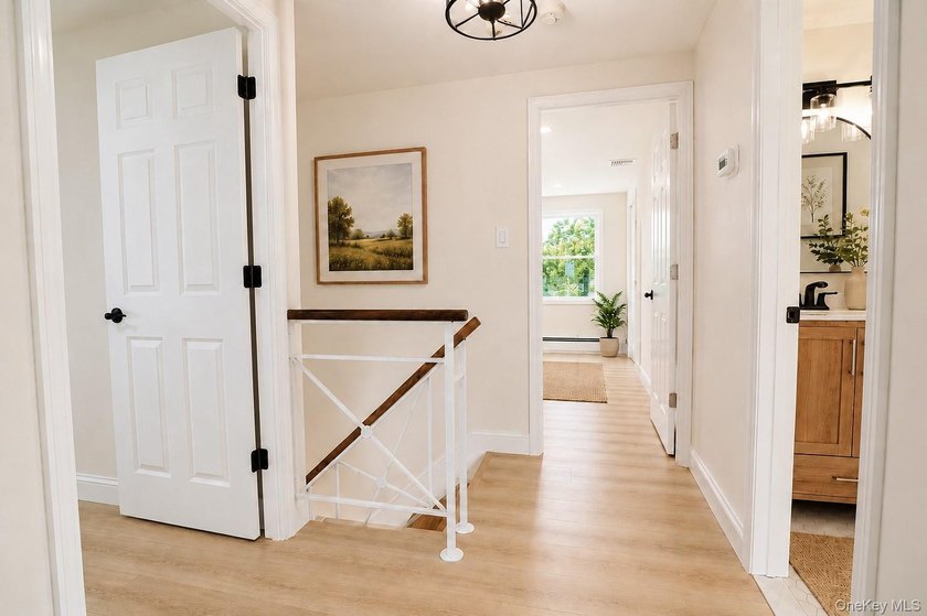 Welcome home to this beautifully renovated, move-in-ready - photo 12