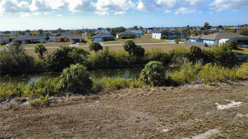 Exclusive Waterfront Opportunity in Cape Coral, Florida Discover - photo 8
