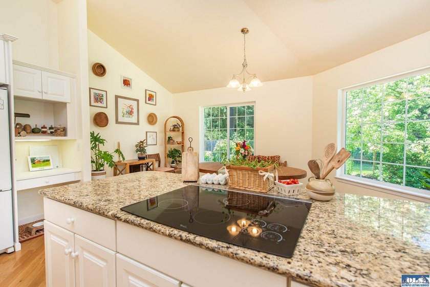Welcome to a home where craftsmanship, comfort, and Sequim - photo 14