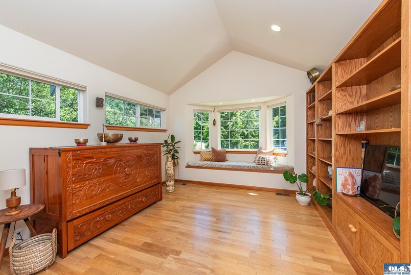 Welcome to a home where craftsmanship, comfort, and Sequim - photo 25