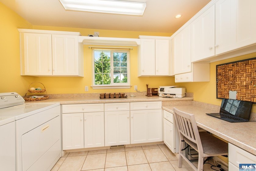 Welcome to a home where craftsmanship, comfort, and Sequim - photo 29