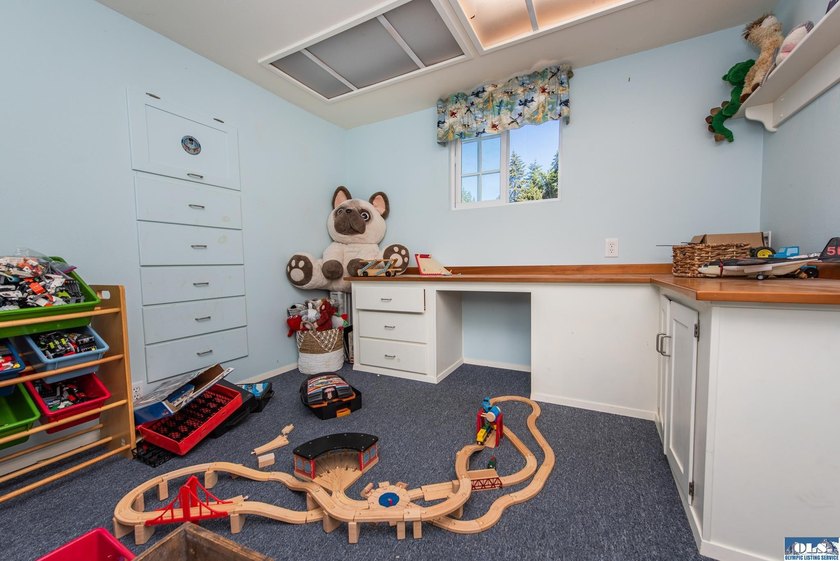 Welcome to a home where craftsmanship, comfort, and Sequim - photo 32
