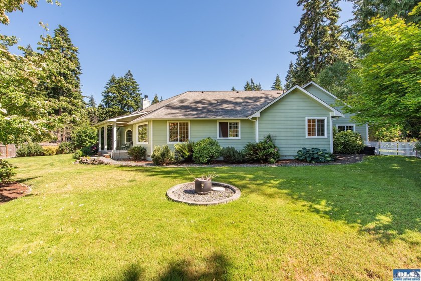 Welcome to a home where craftsmanship, comfort, and Sequim - photo 36