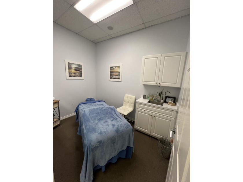 (Fountain Plaza) Professional Office space located in the heart - photo 8