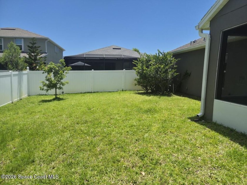 Welcome to this charming, 4-bedroom, 2-bathroom home nestled in - photo 17