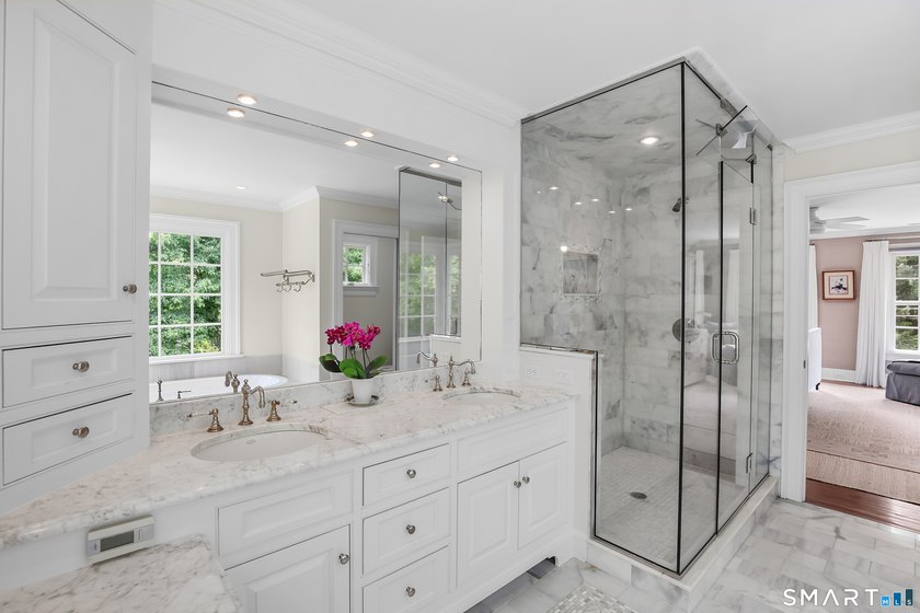Meticulously maintained and move-in ready, 2 Half Mile Common - photo 18