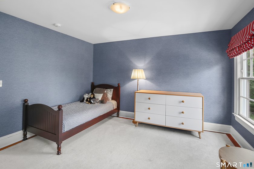 Meticulously maintained and move-in ready, 2 Half Mile Common - photo 19