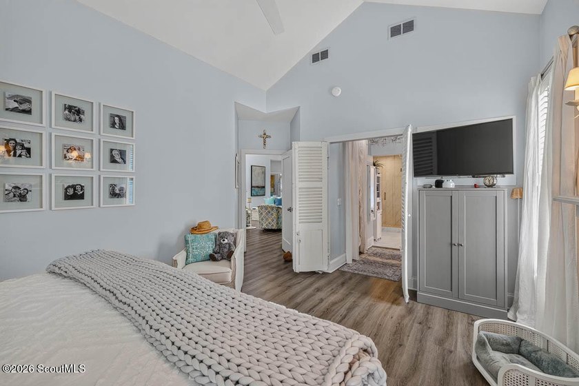 Location, lifestyle, and lovingly maintained, this one has it - photo 21