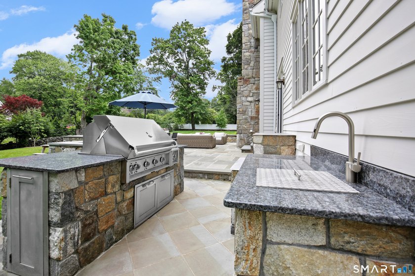 Meticulously maintained and move-in ready, 2 Half Mile Common - photo 27