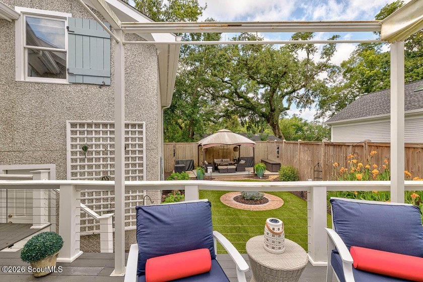 Location, lifestyle, and lovingly maintained, this one has it - photo 42