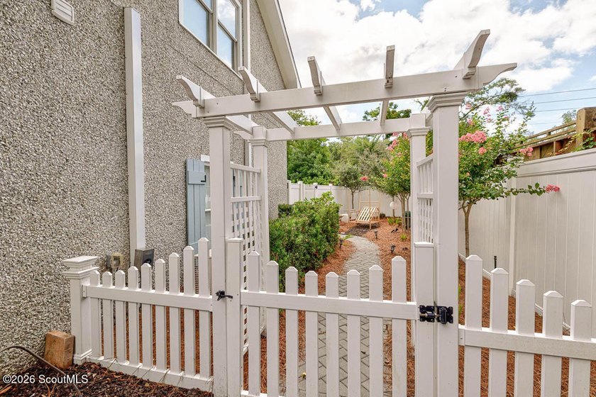Location, lifestyle, and lovingly maintained, this one has it - photo 46