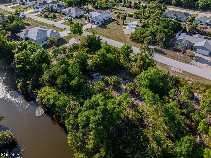Build your dream home on this beautiful waterfront vacant lot! - photo 11
