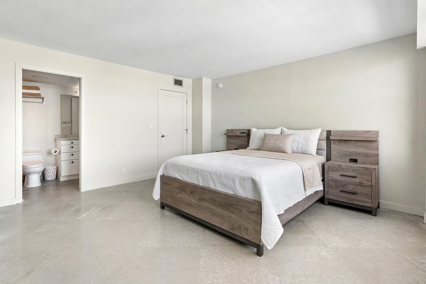 Experience South Florida waterfront living in this beautiful - photo 11