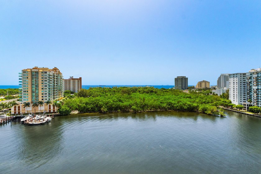 Experience South Florida waterfront living in this beautiful - photo 21