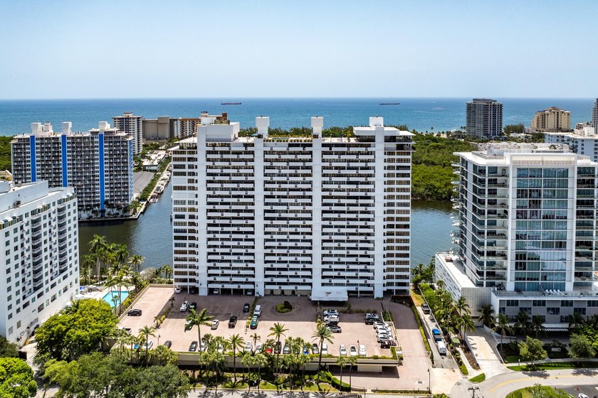 Experience South Florida waterfront living in this beautiful - photo 26