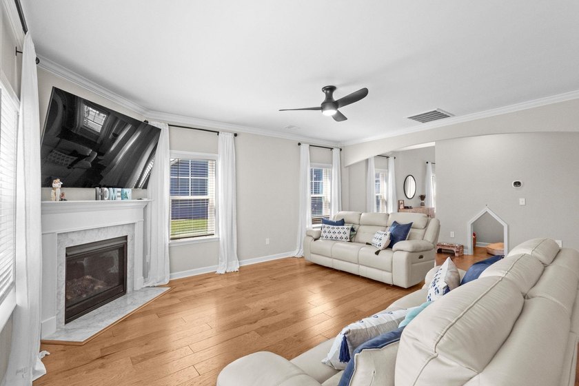 Welcome to 136 Azure Loop in Myrtle Beach, a beautifully - photo 7