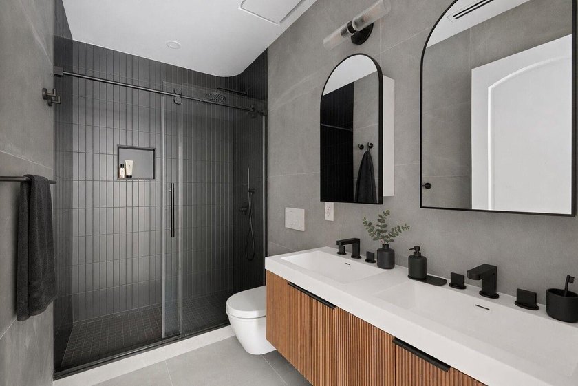 Welcome to Residence TH at 636 Lorimer Street, a duplex home - photo 5