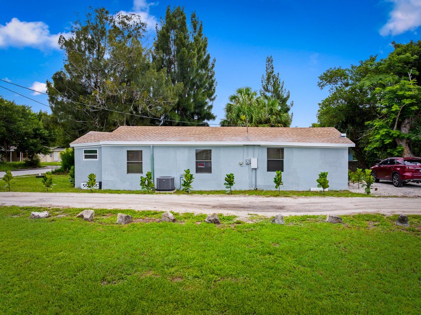 Fully renovated home in the heart of Fort Pierce! This 3-bedroom - photo 2