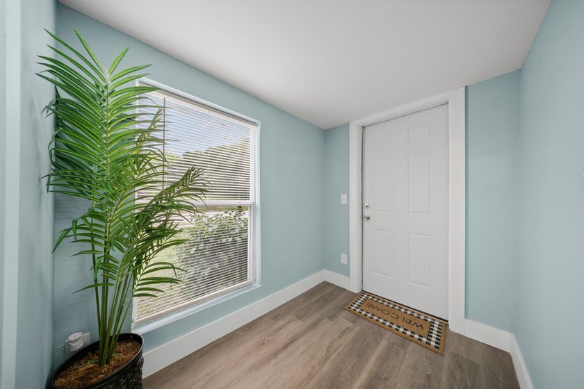 Fully renovated home in the heart of Fort Pierce! This 3-bedroom - photo 5