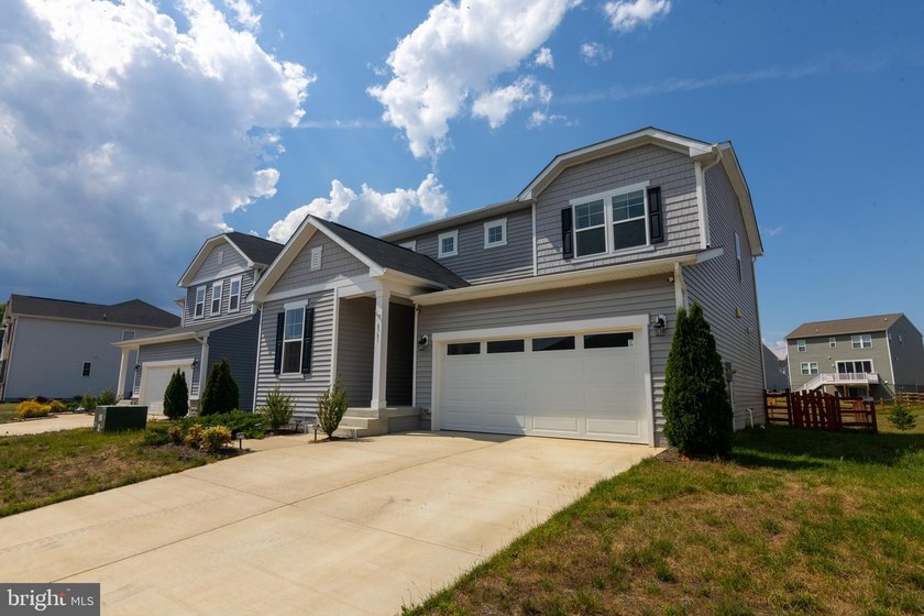 Built in 2022 and meticulously maintained, this Richmond - photo 5