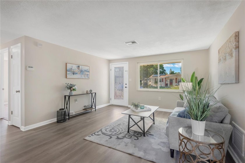 **WOW! BEST DEAL in HOLIDAY with NO HOA!** This contemporary - photo 3