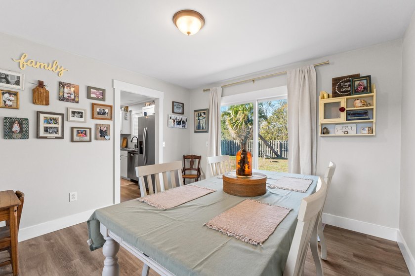 Fully RENOVATED from top to bottom, 3007 Longwood Cir. is a - photo 9