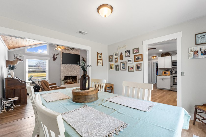 Fully RENOVATED from top to bottom, 3007 Longwood Cir. is a - photo 10