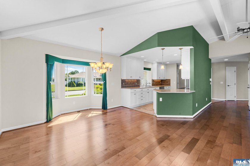 Welcome home to this beautifully maintained 3 bedroom, 2 bath - photo 12