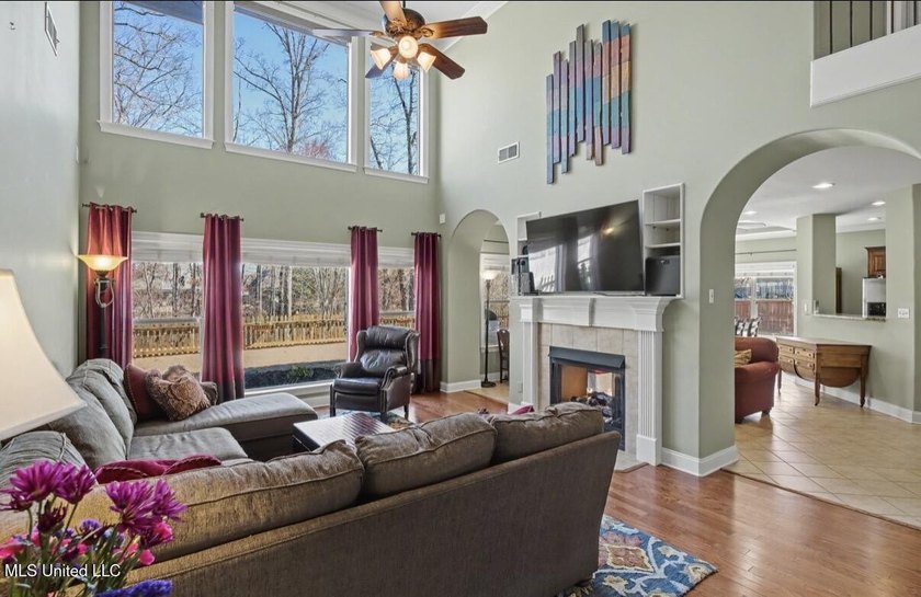 Spacious Living in a Prime Location! Welcome home to this - photo 13