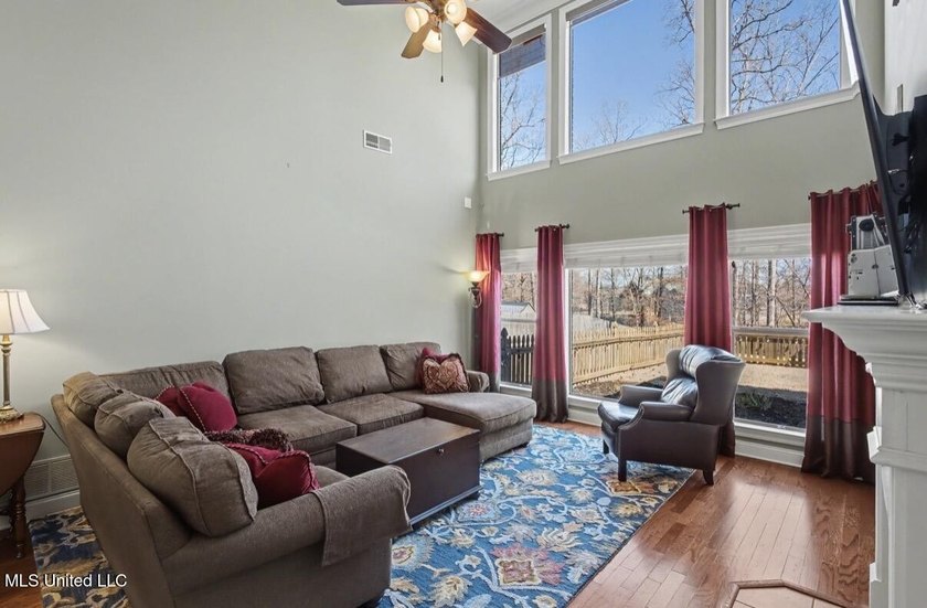 Spacious Living in a Prime Location! Welcome home to this - photo 14