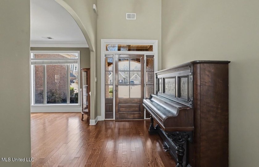 Spacious Living in a Prime Location! Welcome home to this - photo 15