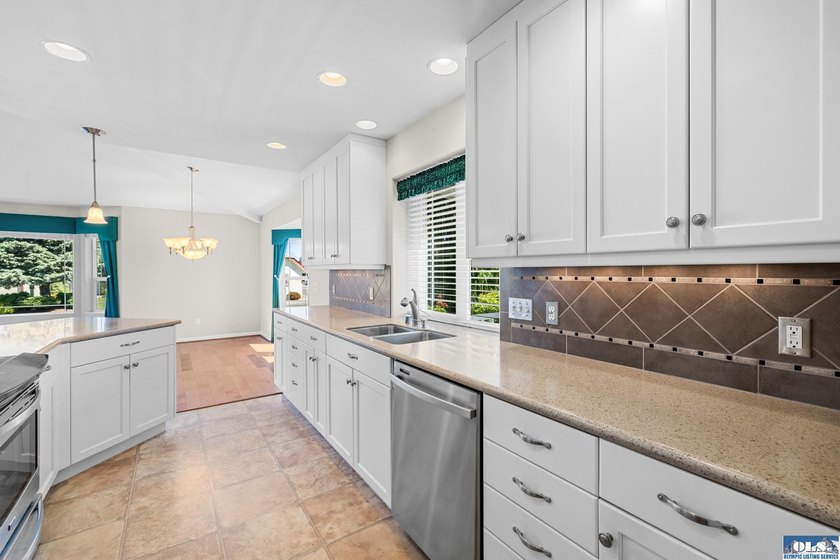 Welcome home to this beautifully maintained 3 bedroom, 2 bath - photo 16
