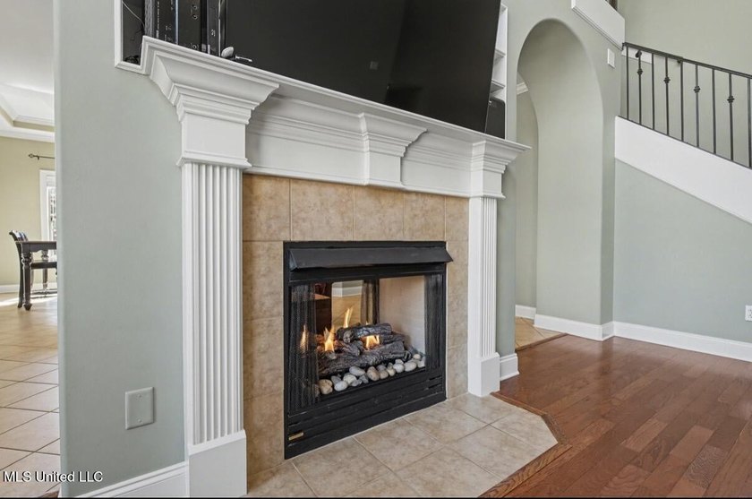 Spacious Living in a Prime Location! Welcome home to this - photo 17