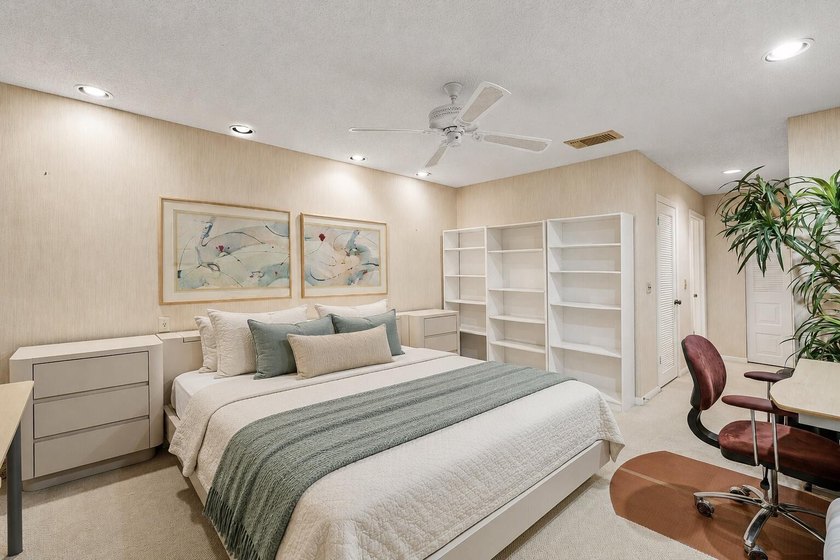 An original turn-key residence offering both immediate - photo 19