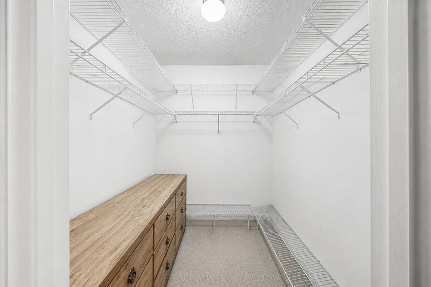 An original turn-key residence offering both immediate - photo 22