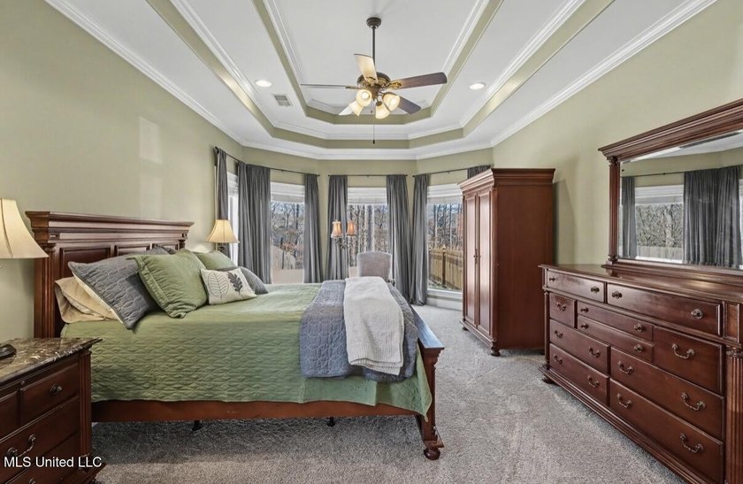 Spacious Living in a Prime Location! Welcome home to this - photo 23