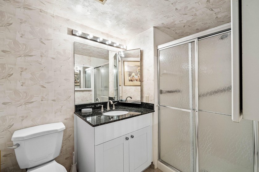 An original turn-key residence offering both immediate - photo 24