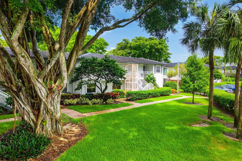 An original turn-key residence offering both immediate - photo 29