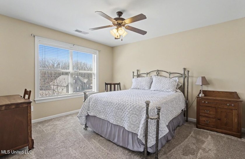 Spacious Living in a Prime Location! Welcome home to this - photo 31