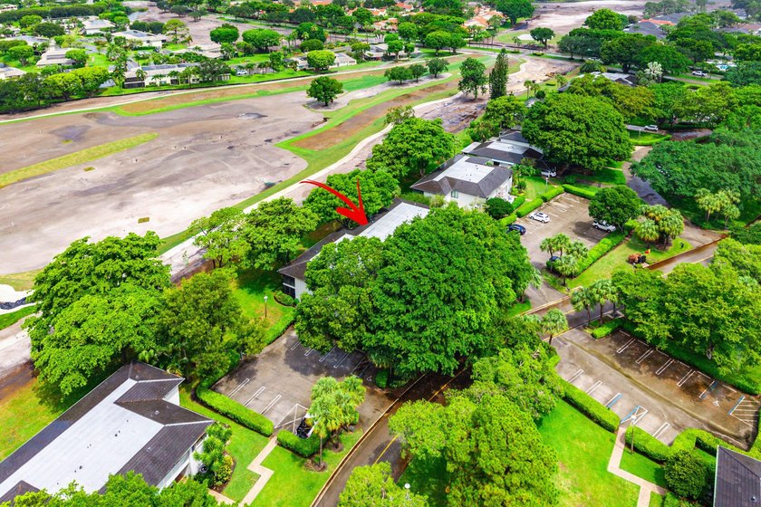 An original turn-key residence offering both immediate - photo 32