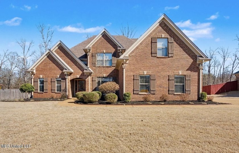 Spacious Living in a Prime Location! Welcome home to this - photo 36