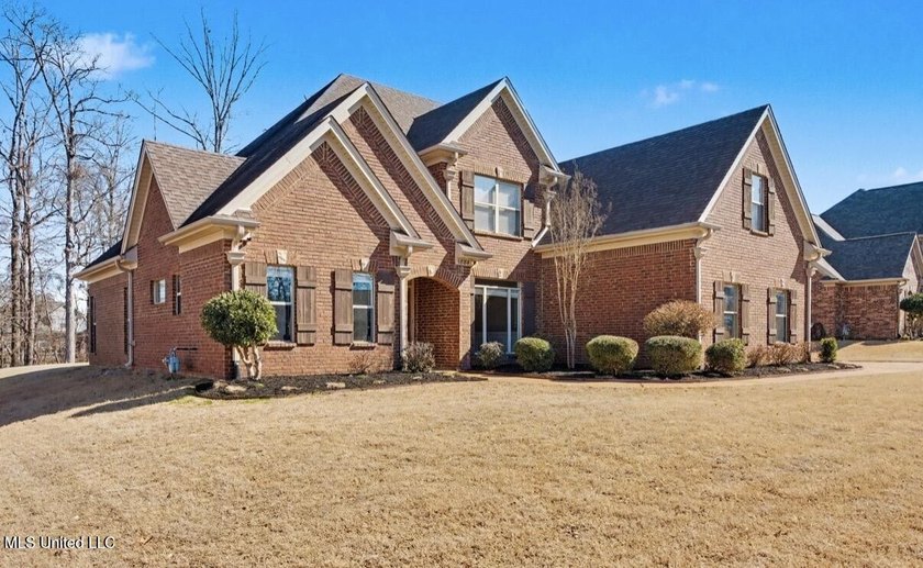 Spacious Living in a Prime Location! Welcome home to this - photo 38