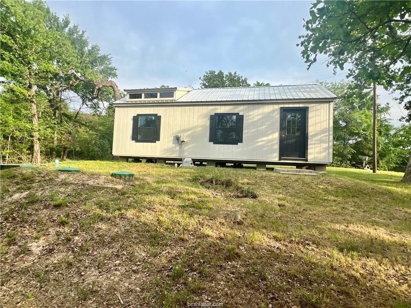 Waterfront Cabin with Electric, Water and Aerobic Septic in a - photo 3