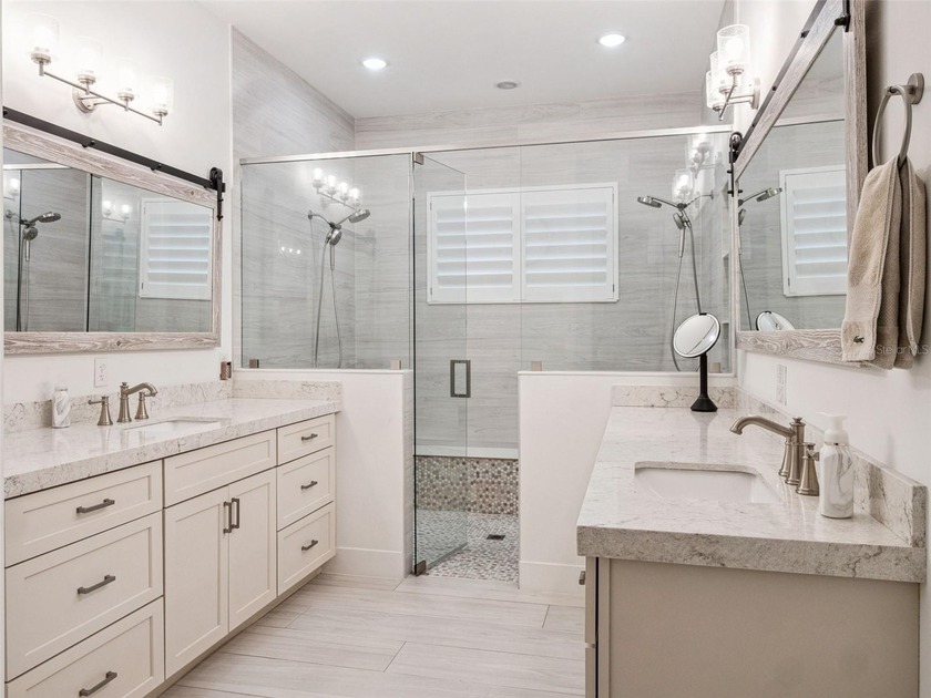LUXURY Farmhouse PERFECTION! Stunning views of Lake Apopka await - photo 10