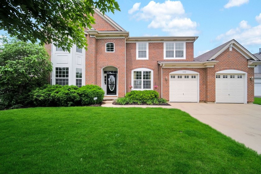 Welcome to one of the most versatile and expansive homes in - photo 2