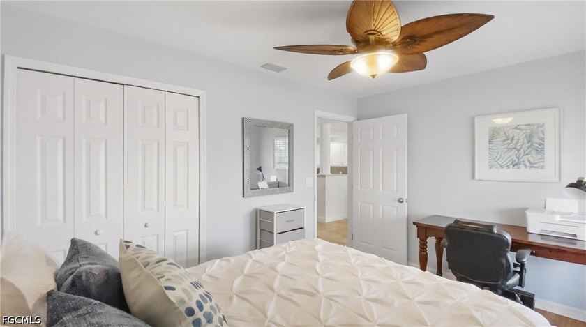 Experience the ultimate Cape Coral waterfront lifestyle at this - photo 24