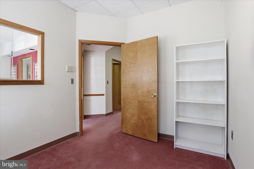 Highly functional space in one of Fairfax's most desirable and - photo 9
