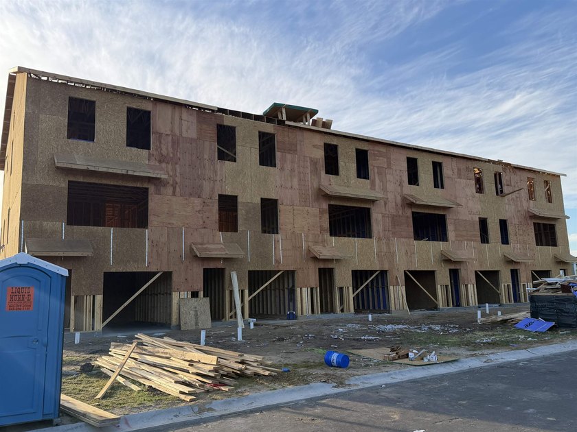 3 bedroom, 3.5 bath brand new construction, investor - photo 3